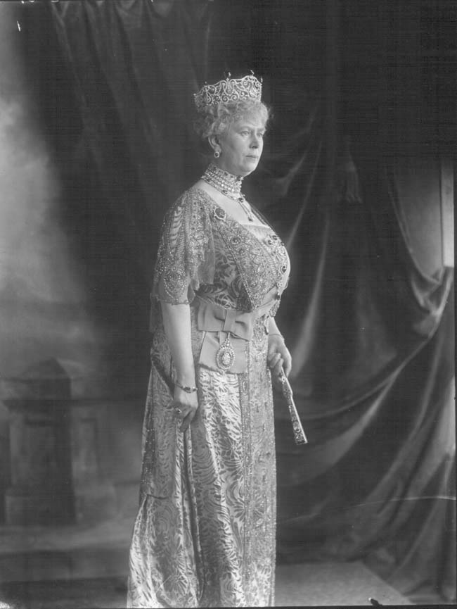 Queen Mary (1867-1953). 