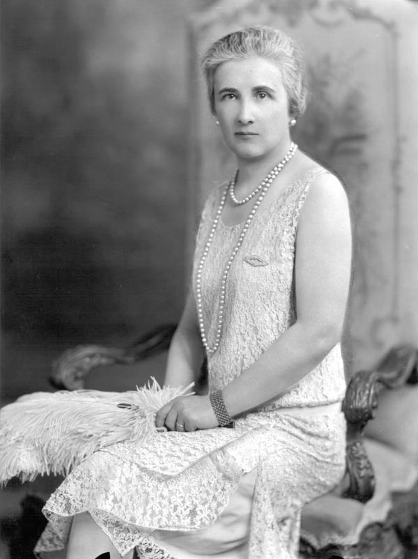 Madame Costa Pelle, née Clara Couve ( ). 