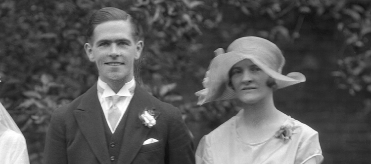 The marriage of George Marston Haddock to Miss Joan Pauline Bacon, wedding group with best man and two bridesmaids. 