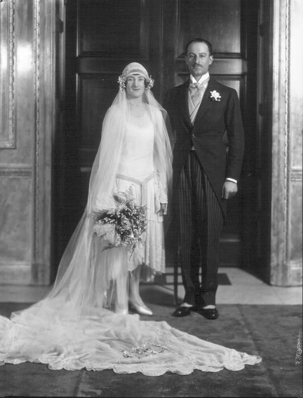 Mr and Mrs J. Derrick Hignett, wedding portrait.