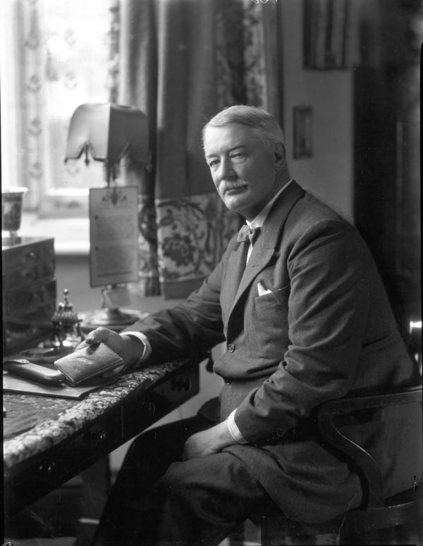 Sir Basil (Shillito) Cave (1865-1931).