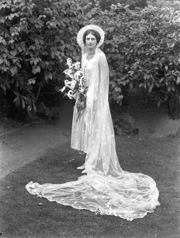 Mrs Peter Curtis Kibblewhite, née Ruth Lydia Frecheville ( ). 