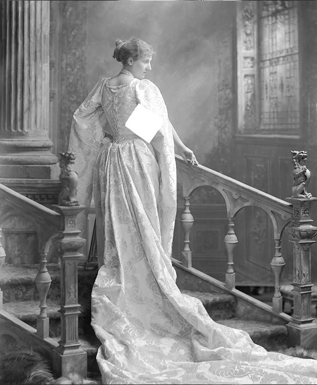 Lady Ashburton (1866-1904), née Mabel Edith Hood. 