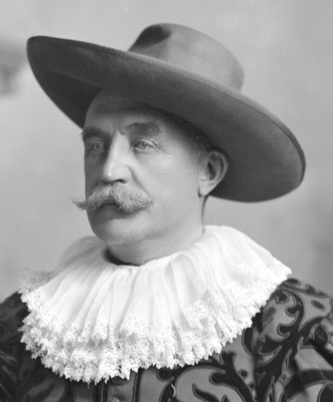 Sir Horace Brand Farquhar, later 1st and last Earl Farquhar (1844-1925); banker and courtier. Lady de Trafford, née Violet (Alice Maud) Franklin (d 1925); daughter of Captain James Franklin; m (1886) Sir Humphrey de Trafford, 3rd Bt.