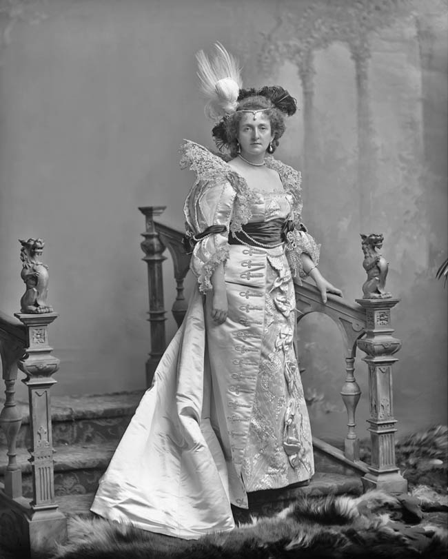 Consuelo, Duchess of Manchester, née Yznaga del Valle (d. 1909). 