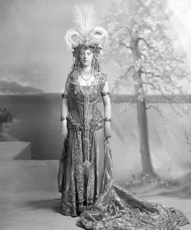 H.S.H. "Daisy" Princess of Pless née Mary Theresa Olivia Cornwallis-West (d.1943). 