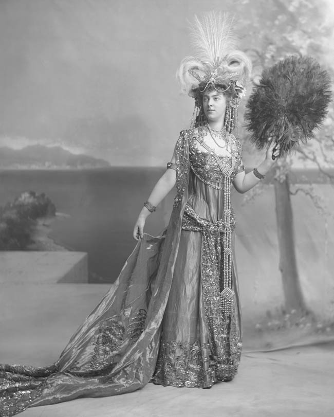 Daisy, Princess of Pless by Lafayette 1897, copyright V&A