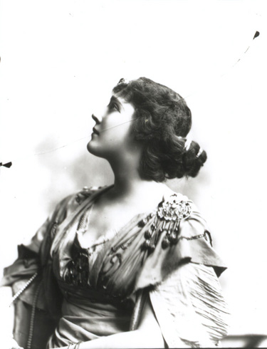 Miss Lily Hanbury (stage name), Mrs Herbert Guedalla née Hanbury (1874-1908). 