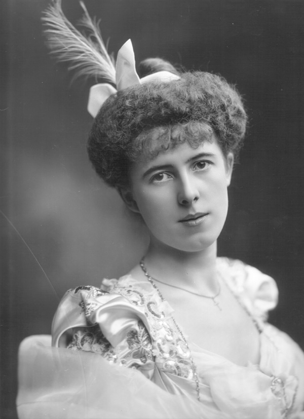 Miss Maud Danks (1877-1957) [later Mrs Harold Felmingham Russell m 1903, div 1912)