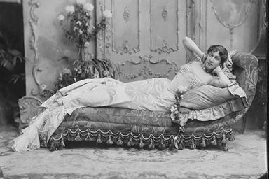 Lillie Langtry (stage name) Lady De Bathe, née Emilie Charlotte Le Breton (1853-1929).