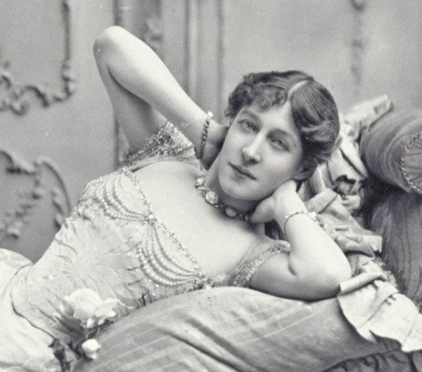 Lillie Langtry (stage name) Lady De Bathe, née Emilie Charlotte Le Breton (1853-1929).