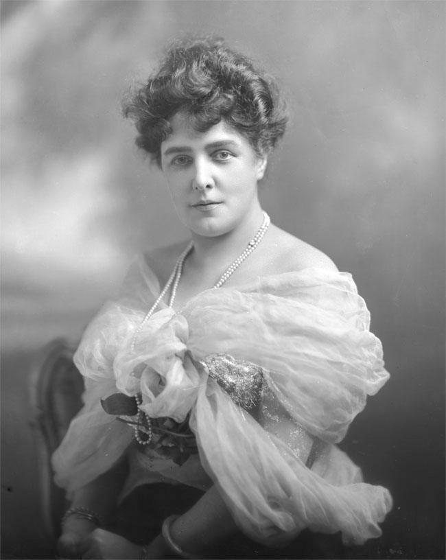  Lady Randolph Churchill, née Jennie Jerome - copyright V&A