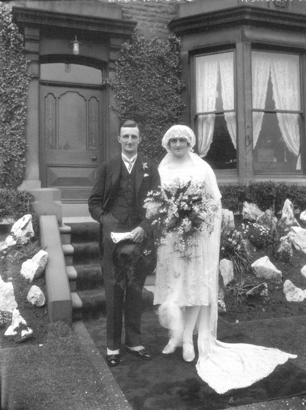 Thomas Hollinrake and Mrs Thomas Hollinrake, née Kathleen Duckworth ( ).
