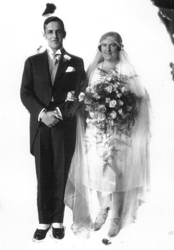Mr and Mrs Evan Wynn-Evans, wedding portrait.