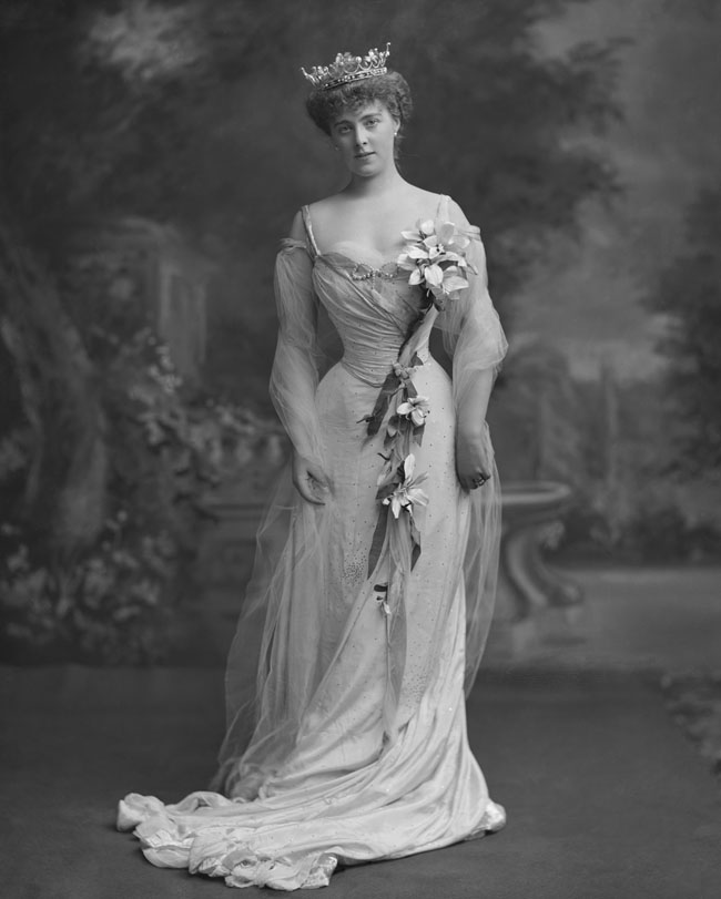 H.S.H. "Daisy" Princess of Pless née Mary Theresa Olivia Cornwallis-West (d.1943). 