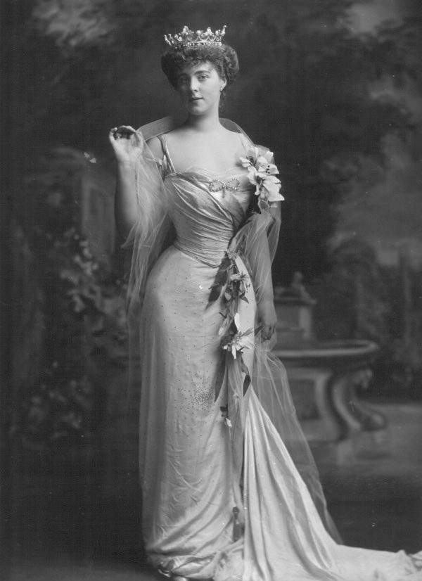 H.S.H. "Daisy" Princess of Pless née Mary Theresa Olivia Cornwallis-West (d.1943). 