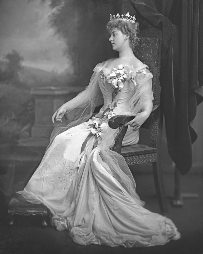 H.S.H. "Daisy" Princess of Pless née Mary Theresa Olivia Cornwallis-West (d.1943). 