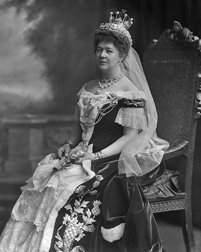 Ishabel Maria (neé Marjoribanks) Marchioness of Aberdeen & Temair (1857-1939).