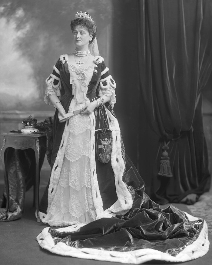 Elizabeth Harriet, Marchioness of Ormonde (d. 1928), née Grosvenor. 