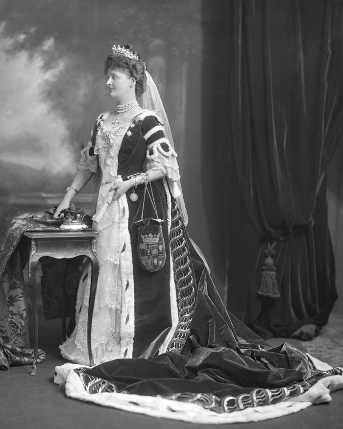 Elizabeth Harriet, Marchioness of Ormonde (d. 1928), née Grosvenor. 