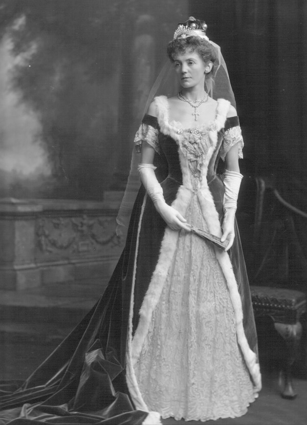 Mary Helena, Lady Saltoun (d. 1940).