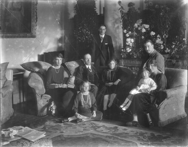 copyright V&A. Lord Londonderry and Family