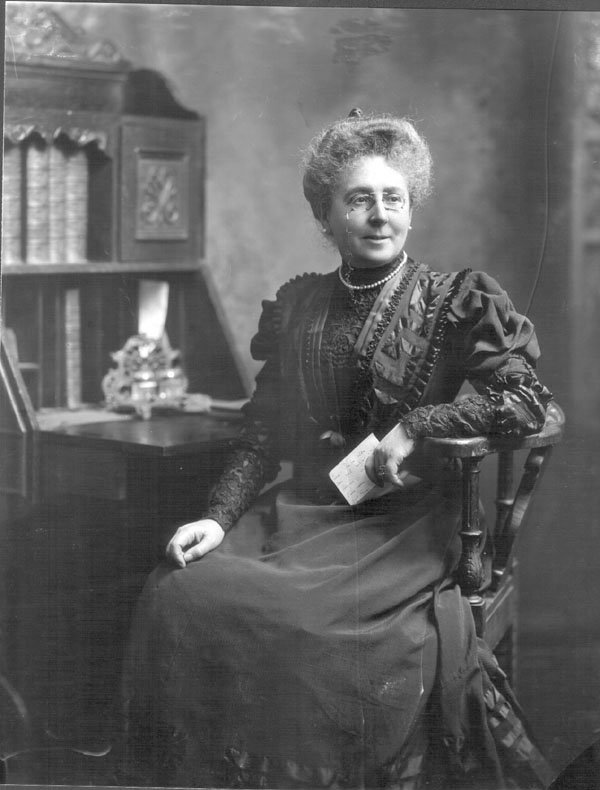 Cecilia Florence, Countess Dysart, née Newton (d. 1917). 