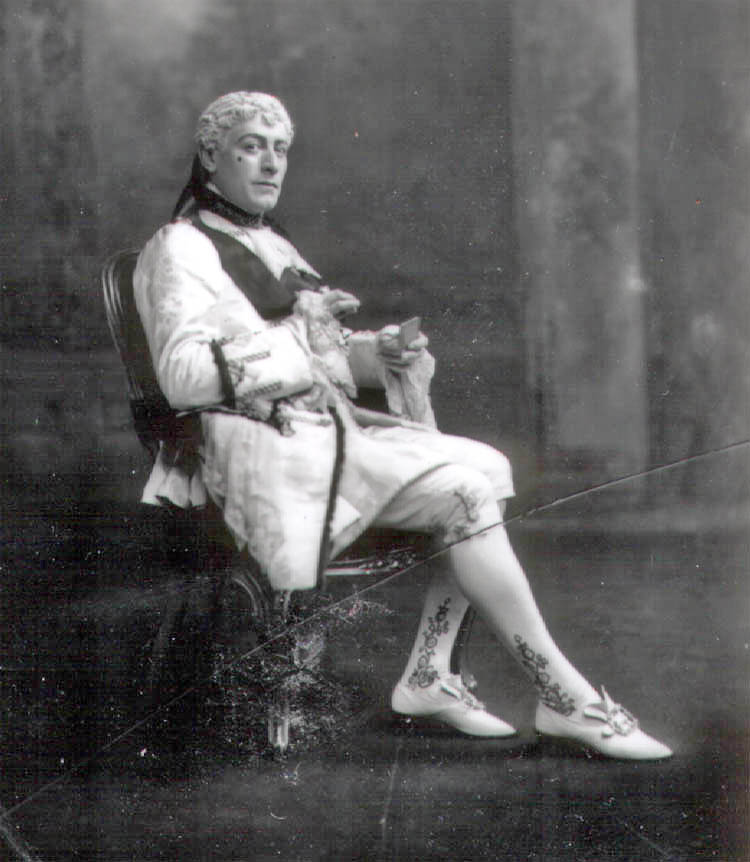 Lewis Waller [stage name], William Waller Lewis (1860 - 1915). 
