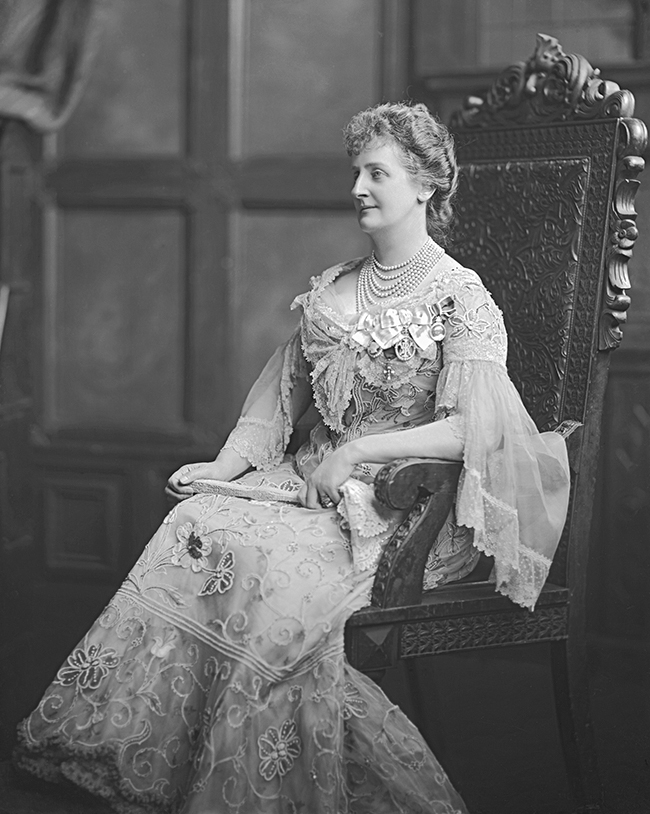 Maud Evelyn, Marchioness of Lansdowne, née Hamilton (d. 1932). 