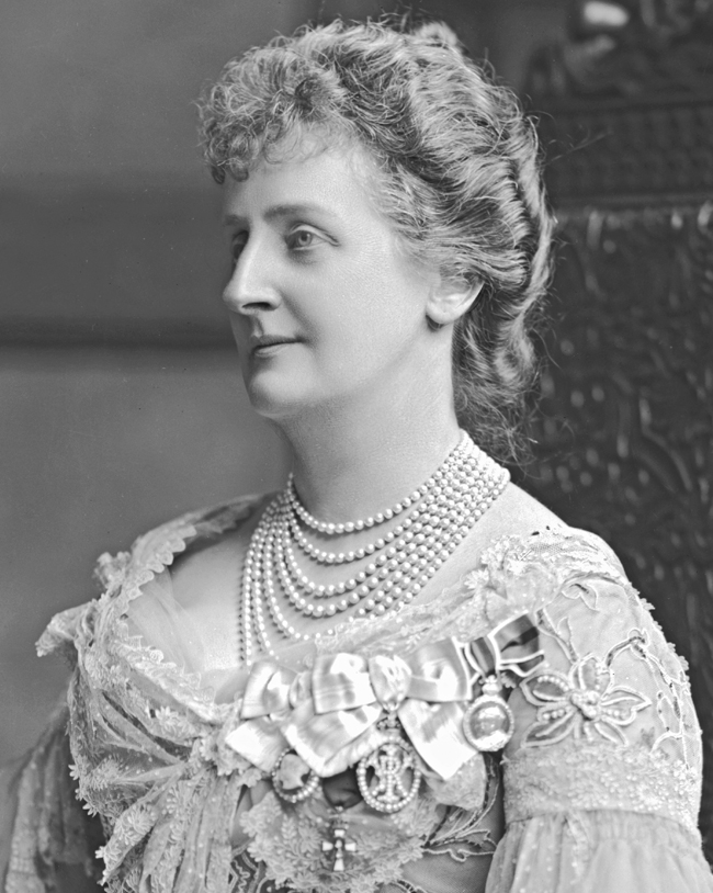 Maud Evelyn, Marchioness of Lansdowne, née Hamilton (d. 1932). 