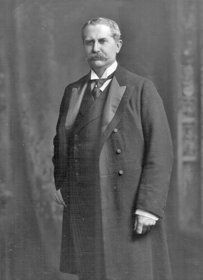 5111.jpg (34214 bytes)