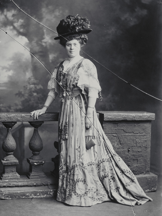 Sackville, Baroness when Mrs Sackville-West