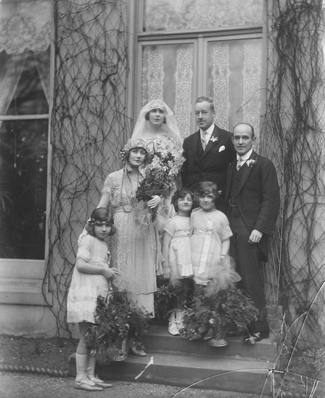 The marriage of Sally Solomon to Miss May Constance Coles, wedding group with bridesmaids and best man. 