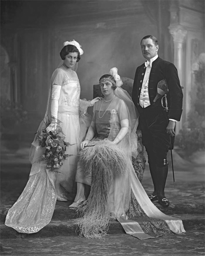 Mr & Mrs H Gordon Lawson Johnston, and Miss Yvonee Morton Bell, later Mrs Kenneth Macdonald