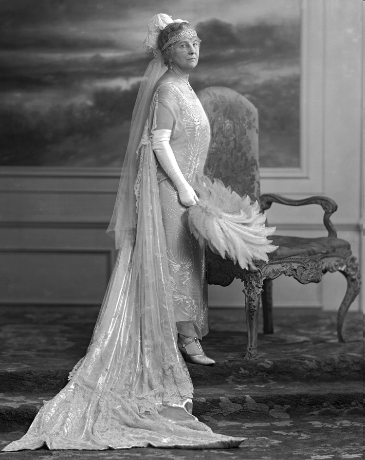 Mrs. Frank Billings Kellogg, née Clara May Cook ( ). 