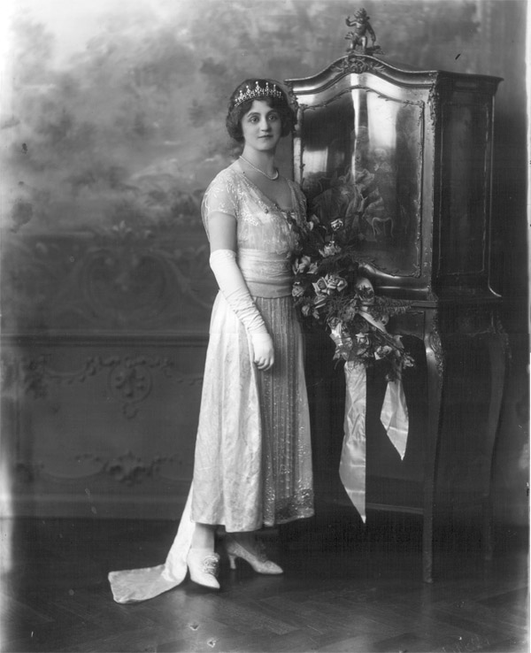 Baroness Athlumney, née Margery Boan ( ).