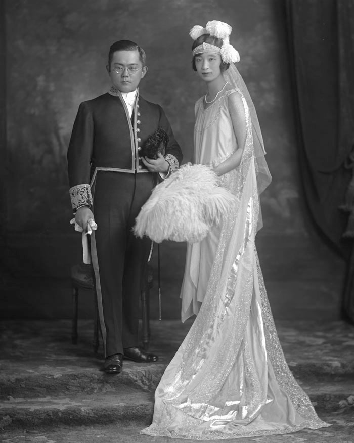 Iichi Kishi ( ) and his wife, Madame Iichi Kishi ( ). 