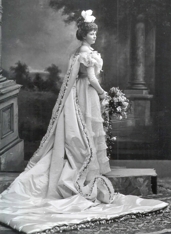 Jemima Adeline Beatrice Blackwood, later Countess of Darnley, later Lady Jemima Laveson, (d 1964); m. (1899) Edward Henry Stuart Blight, 7th Earl of Darnley (1851-1900); m. (1902) Admiral Sir Arthur Cavenagh Levenson, R.H. (1868-1929).